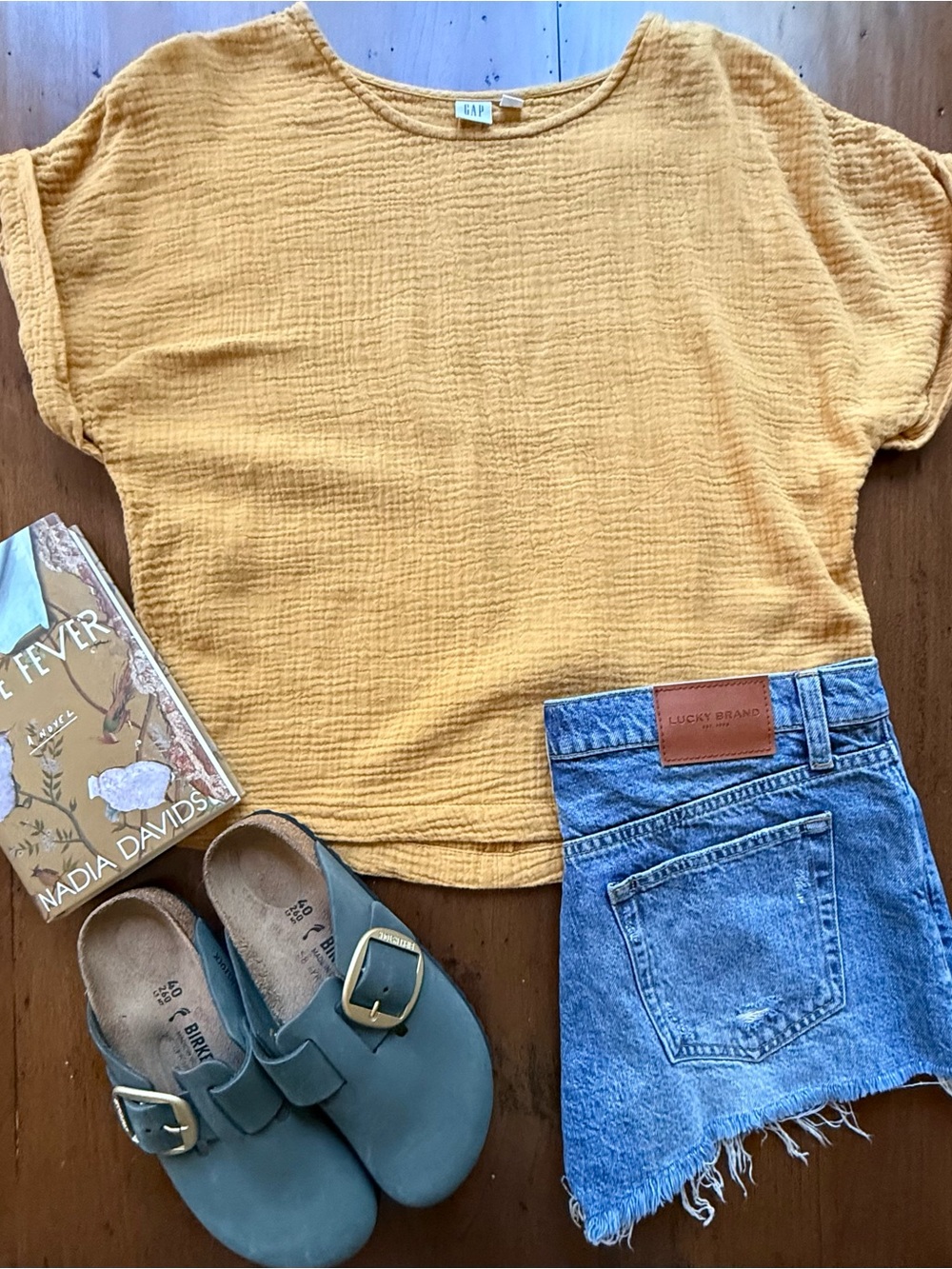 GAP Women's Mustard Yellow Textured Short Sleeve Tee